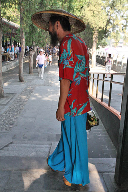Persona in costume - Palazzo d'Estate - lago Kunming - Pechino, seleziona per ingrandire