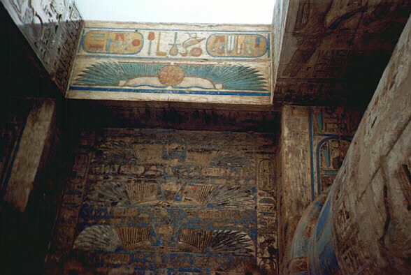 Egitto005.jpg - Il Tempio della dea Hator, Dendera