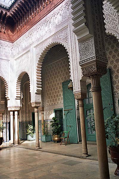Marocco069.jpg - Interni d'un palazzo governativo in stile arabo