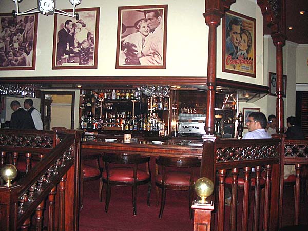 Marocco074.jpg - Il bar dell'Hotel Hyatt, dove è stato girato il famoso film 'Casablanca' con Humphery Bogart e Ingrid Bergman 