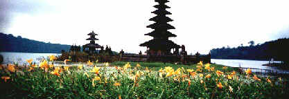 Il tempio di Pura Ulu Danau, seleziona per ingrandire