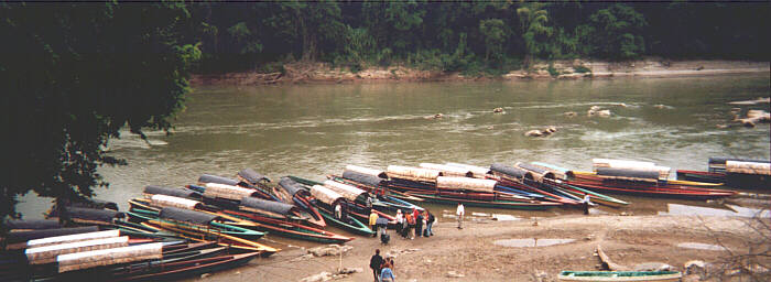 Mexico100.JPG - L'imbarco sul Rio Usumancita verso il Guatemala